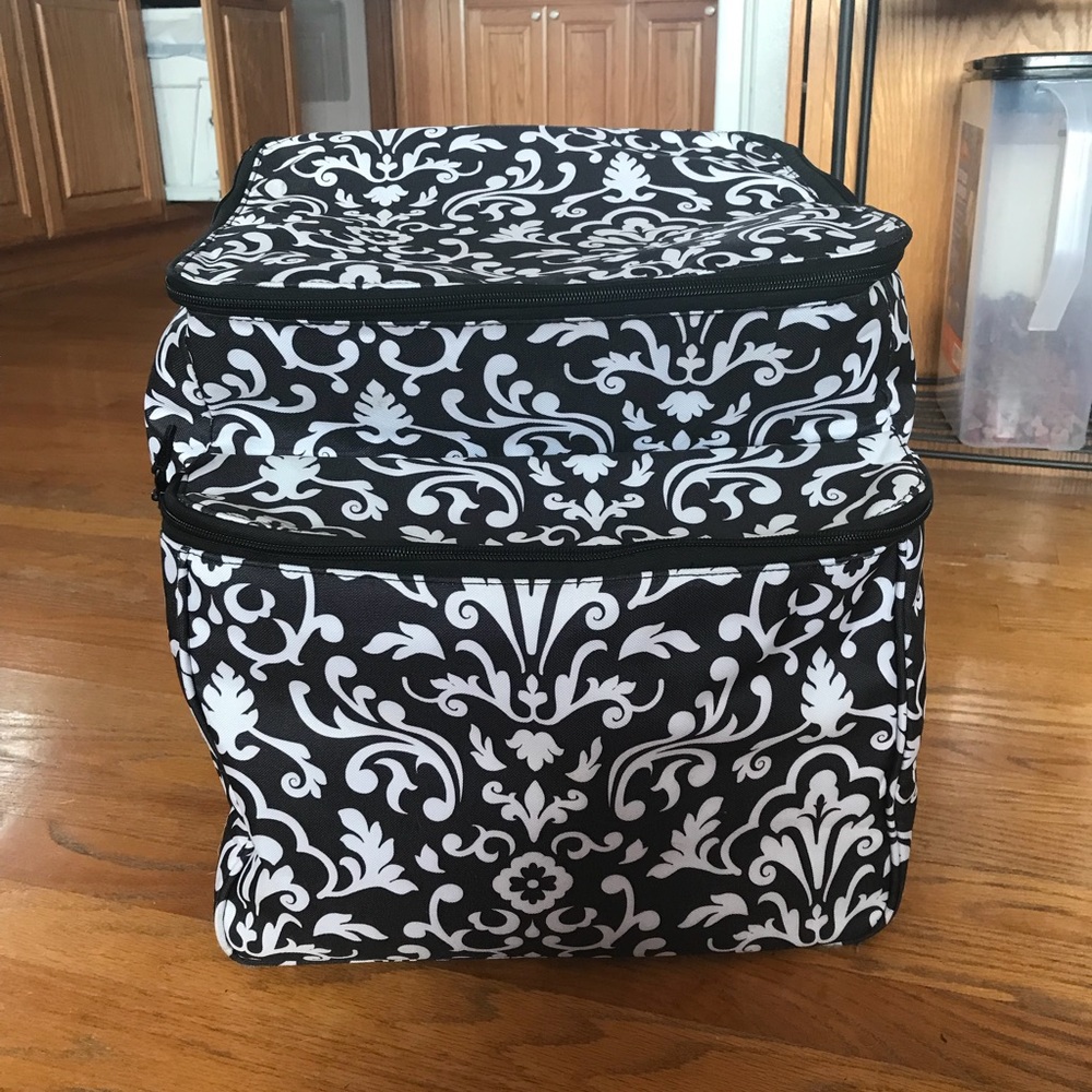 Thirty-One Rolling Cooler